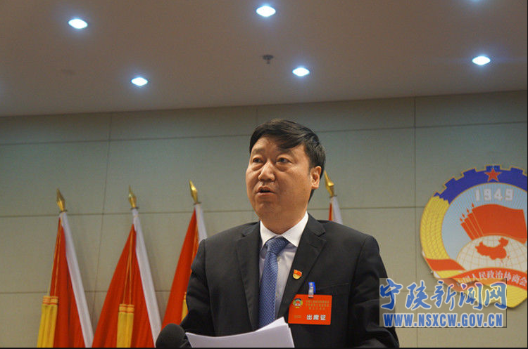 县委书记张益民,县人大常委会主任吴大芒,县政协主席马先友,以及县委